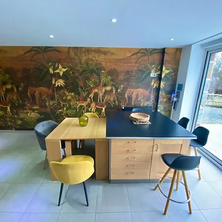 Tanzanie 20pers Jacuzzi, Billard Baby, 30min