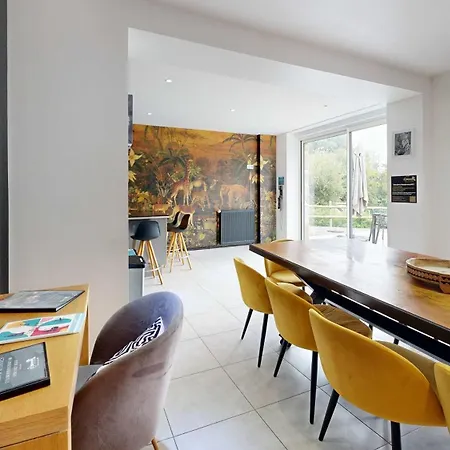 בית נופש La Clef Decamp Tanzanie 20pers Jacuzzi, Billard Baby, 30min Le Luot