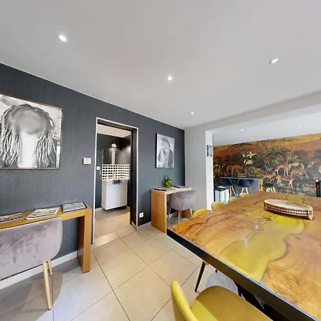 Tanzanie 20pers Jacuzzi, Billard Baby, 30min * Le Luot