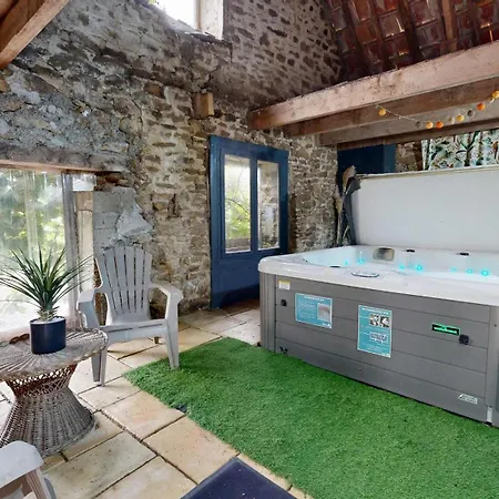 Ferienhaus La Clef Decamp Tanzanie 20pers Jacuzzi, Billard Baby, 30min *