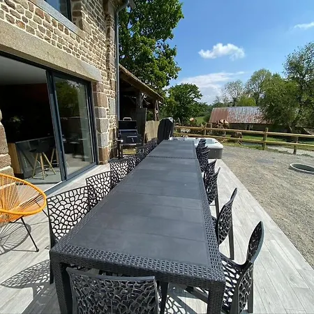 Tanzanie 20pers Jacuzzi, Billard Baby, 30min *