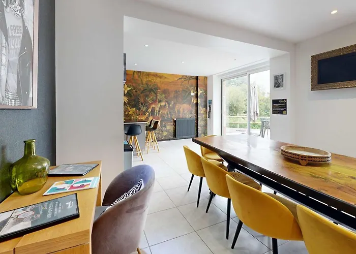 בית נופש La Clef Decamp Tanzanie 20pers Jacuzzi, Billard Baby, 30min Le Luot