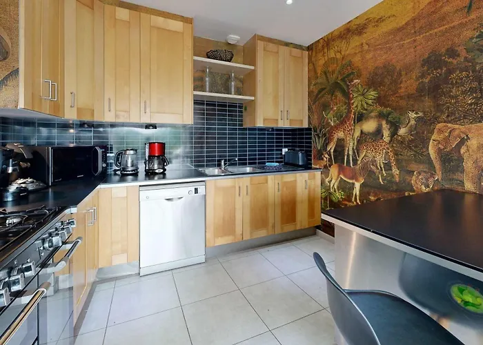 בית נופש La Clef Decamp Tanzanie 20pers Jacuzzi, Billard Baby, 30min Le Luot