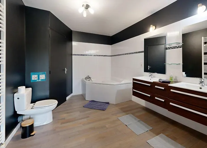 בית נופש La Clef Decamp Tanzanie 20pers Jacuzzi, Billard Baby, 30min *